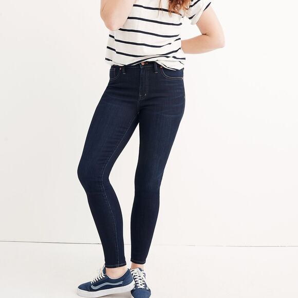 Madewell Denim - Madewell 9" Mid-Rise Skinny Jeans in Larkspur Wash: TENCEL™ Denim Size 26
